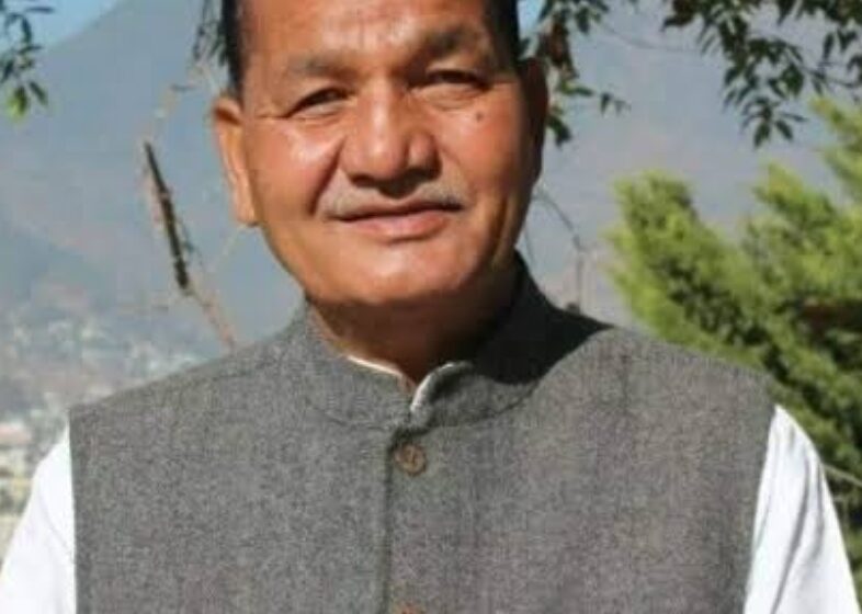  यूकेडी के वरिष्ठ नेता काशी सिंह ऐरी को उत्तराखंड क्रांति दल का केंद्रीय अध्यक्ष चुना। 