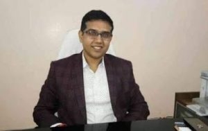  जिलाधिकारी डाॅ आर राजेश कुमार ने विधिवत पूजा अर्चना उपरान्त पदभार ग्रहण किया।