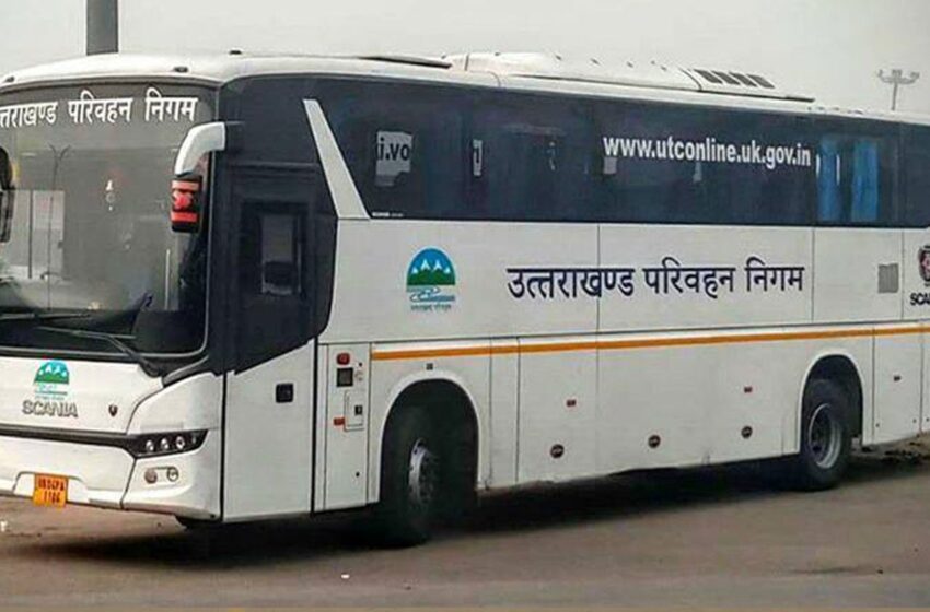  परिवहन की टीम ने नशे में धुत कंडक्टर को बेटिकट बस ले जाते पकडा। 
