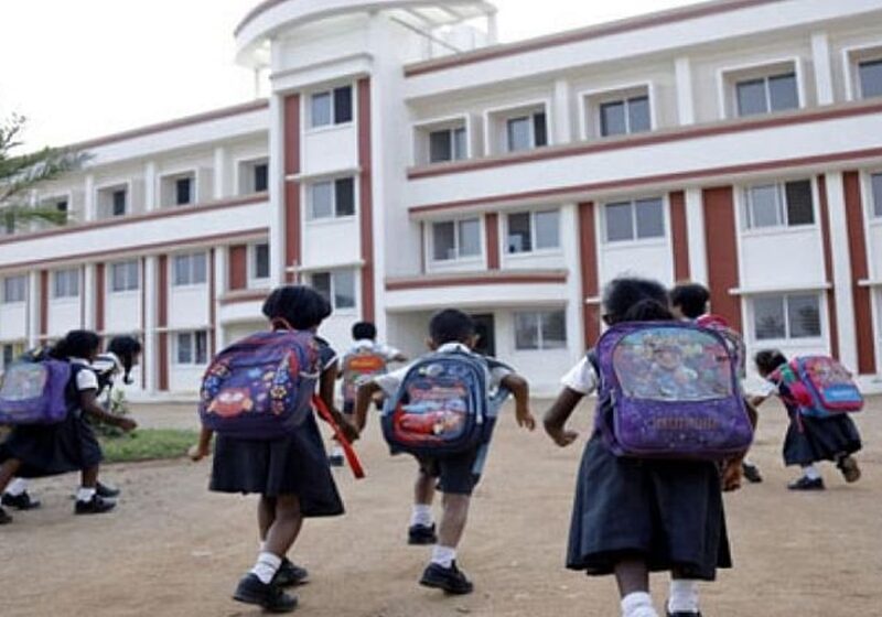  कैबिनेट की बैठक में मुख्यमंत्री ने शिक्षण संस्थानों को 1 अगस्त से कक्षा 6 से कक्षा 12 तक खोलने का फैसला लिया। 