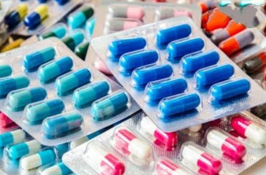  रुड़की में एक कोरियर ऑफिस से ड्रग इंस्पेक्टर ने छापेमारी कर लाखों रुपए की दवाइयों का जखीरा पकड़ा। 