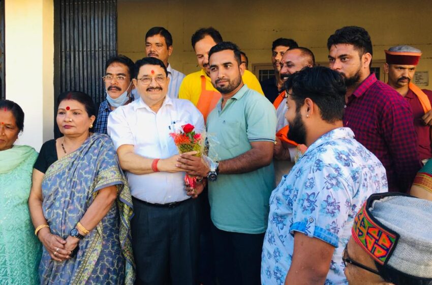 प्रधानमंत्री गरीब कल्याण अन्न योजना के सफलता के लिये थैला वितरण कार्यक्रम किया।