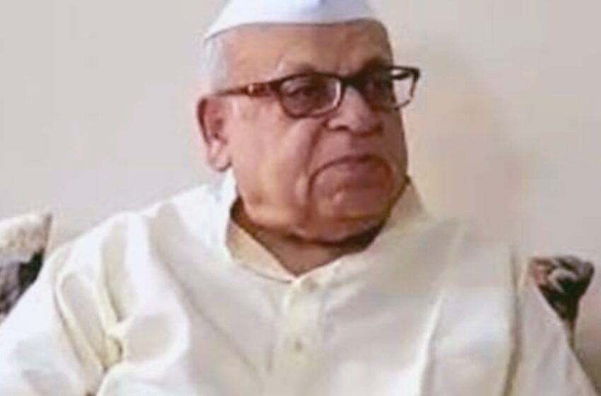 पूर्व राज्यपाल डॉ. अजीज कुरैशी पर राजद्रोह का मुक़दमा दर्ज किया।