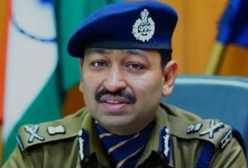 डी. जी. पी. ने कहा कि आम जनता का फोन न उठाना जरूरी।