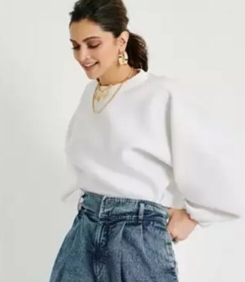  लीवॉइस और दीपिका पादुकोण ने ब्रांड के लिए एक प्रतिष्ठित कैप्सूल कलेक्शन बनाने के लिए कॉलेबोरेट किया। 