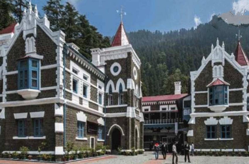  कोर्ट ने मामले का संज्ञान लिया और कहा कि जहां कम्युनल अर्थ निकलने की संभावना हो वहां पुलिस को अपनी ज़िम्मेदारी समझनी चाहिए। 