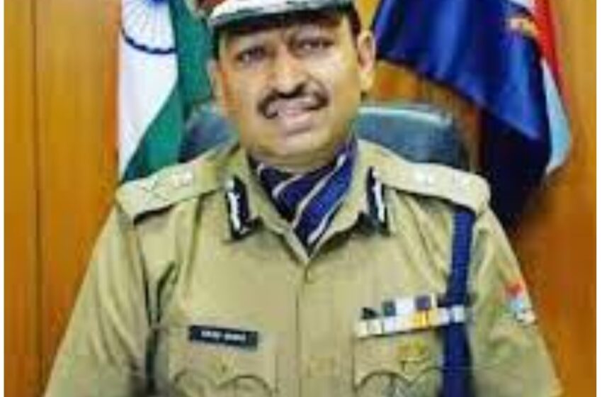  पुलिस मुख्यालय, उत्तराखण्ड, देहरादून में आयोजित वरिष्ठ पुलिस अधिकारियों के सम्मेलन के समापन में डीजीपी ने पुलिस अधिकारियों को किया निर्देशित। 