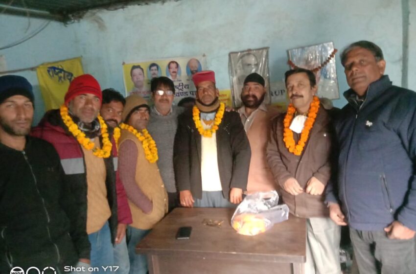  जिला उत्तरकाशी और यमुनोत्री से काफी संख्या में राष्ट्रीय उत्तराखंड पार्टी की सदस्यता ग्रहण की। 