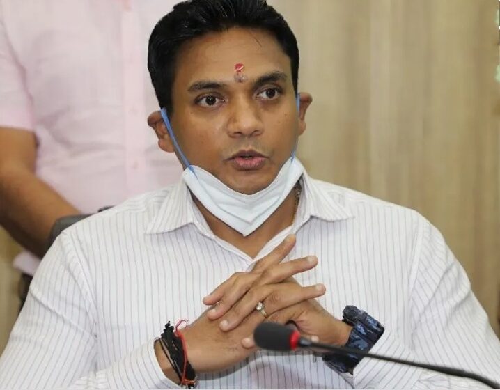  जिला मजिस्ट्रेट डाॅ0 आर राजेश कुमार ने राजनैतिक पार्टियों आचार सहिंता एवं कोविड गाइडलाईन का पालन करने की अपील की। 