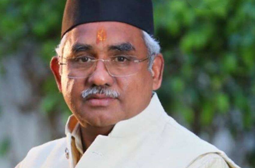  हरिद्वार से भाजपा प्रत्याशी मदन कौशिक ने में किया डोर टू डोर जनसंपर्क ।