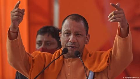  यूपी के बाद दूसरे राज्यों को भी भा रही है बुलडोजर संस्कृति