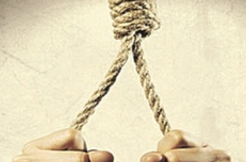  देहरादून में कृष्णा एन्क्लेव मयूर विहार में एक लड़की ने फांसी लगाई।