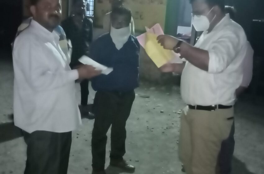  जिलाधिकारी डाॅ0 आर राजेश कुमार ने उप जिलाधिकारियों को अपने-अपने क्षेत्रान्तर्गत अवैध खनन पर कड़ी कार्यवाही करने के निर्देश दिए।