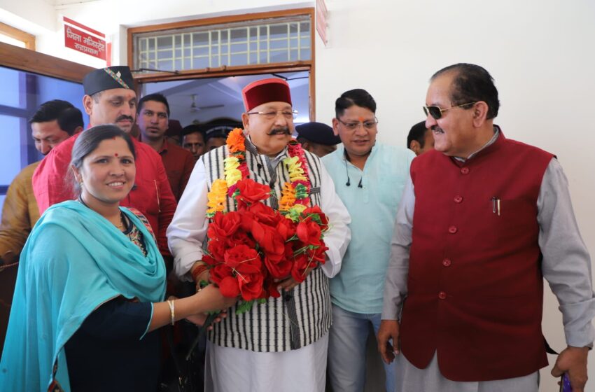  पर्यटन मंत्री श्री सतपाल महाराज ने चारधाम यात्रा की दृष्टि से जनपद के सभी अधिकारियों के साथ समीक्षा बैठक कि।