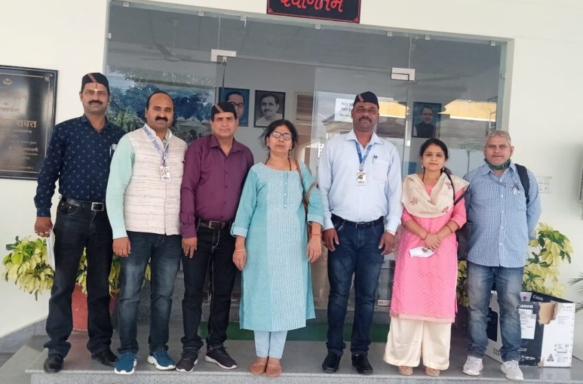  उत्तराखंड पत्रकार महासंघ का प्रतिनिधिमंडल ने उपर निदेशक अनिल चंदोला जी को ज्ञापन सौंपा।
