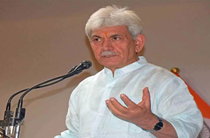  जम्मू कश्मीर में आखिरी सांस ले रहा आतंकवाद, उपराज्यपाल बोले- जब दीपक बुझने लगता है तो उसकी लौ तेज हो जाती है