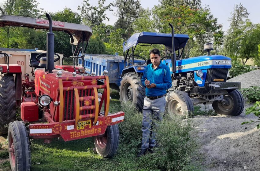  तहसीलदार  विकासनगर सोहन सिंह रांगड के नेतृत्व में अवैध परिवहन की छापेमारी करते हुए कड़ी कार्रवाई।