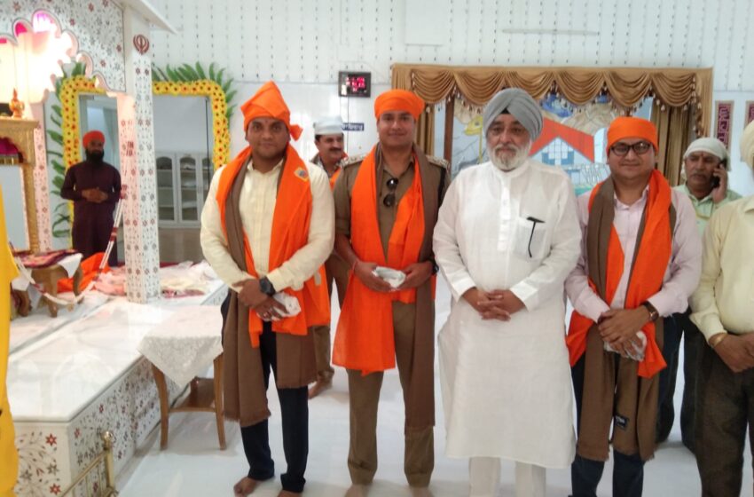  जिलाधिकारी डॉ आर राजेश कुमार एवं डीआईजी जन्मेजय खण्डूरी ने  हेमकुंड साहिब ट्रस्ट गुरुद्वारा परिसर का निरीक्षण कर व्यवस्थाओं का जायजा लिया। 