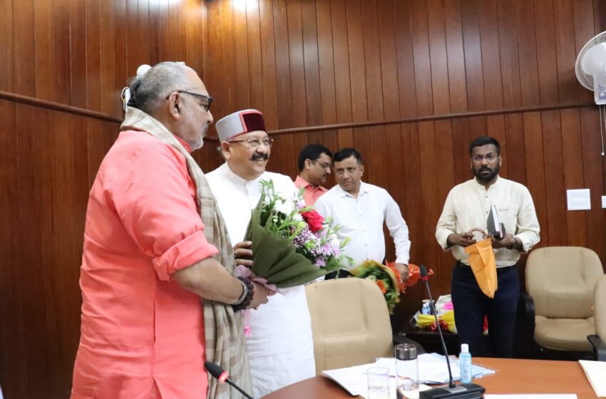  केंद्रीय ग्रामीण विकास एवं पंचायती राज मंत्री गिरिराज सिंह ने राज्य सरकार के ग्रामीण विकास भूमि संसाधन एवं पंचायती राज विभाग के अधिकारियों के साथ बैठक कि।