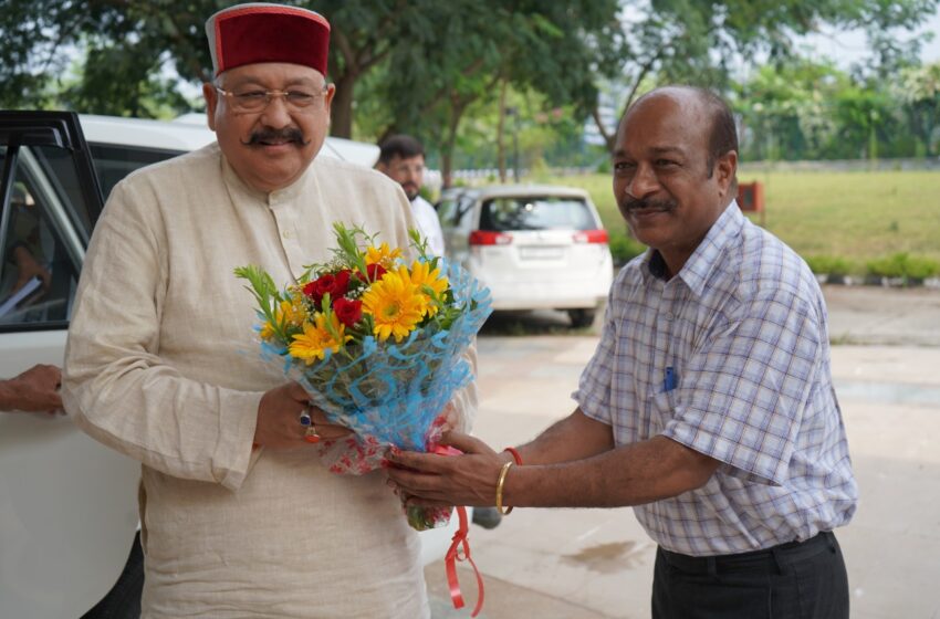  पर्यटन मंत्री सतपाल महाराज ने पर्यटन को बढ़ावा देने और अंतरराष्ट्रीय स्तर पर उत्तराखंड को पर्यटन मानचित्र पर लाने के लिए अधिकारियों को निर्देश दिए।