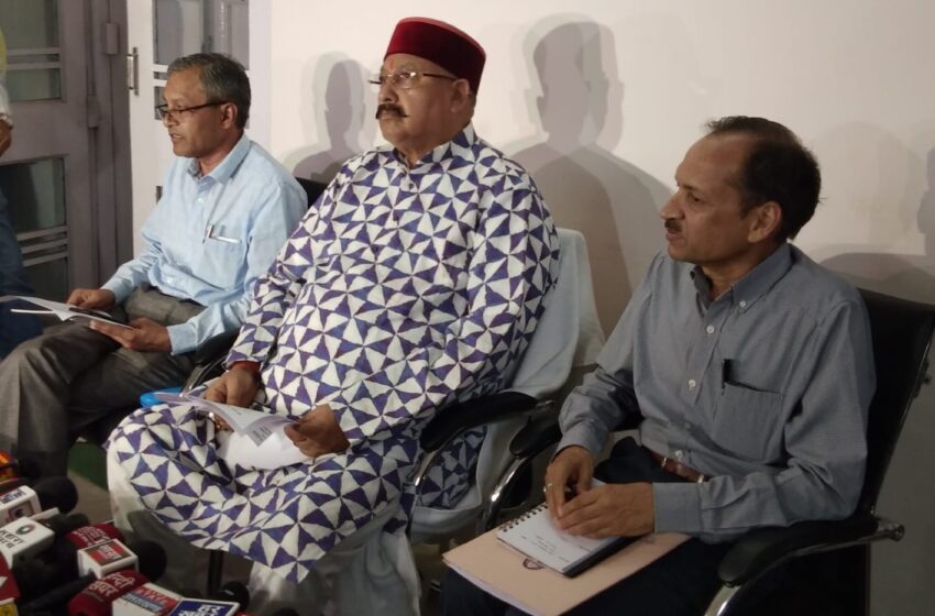  सिंचाई एवं लोक निर्माण मंत्री सतपाल महाराज ने केन्द्रीय बाढ़ नियंत्रण कक्ष का दूरभाष नंबर जारी किया।