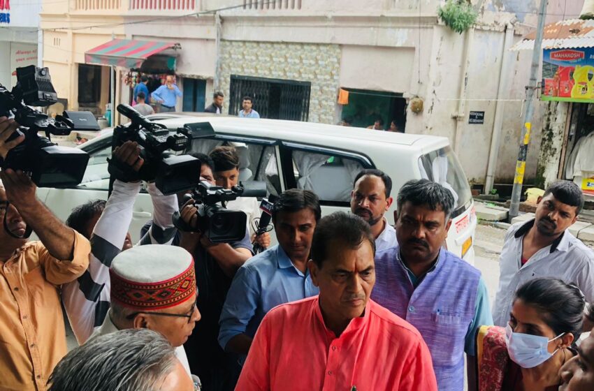  वित्त मंत्री प्रेमचंद अग्रवाल ने देहरादून स्मार्ट सिटी के अंतर्गत स्मार्ट रोड परियोजना का स्थलीय निरीक्षण किया।