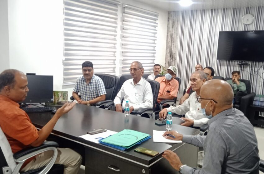  राज्य निगम कर्मचारी अधिकारी महासंघ और उत्तराखंड जल संस्थान कर्मचारी संगठन संयुक्त मोर्चा संयुक्त रूप से अपर सचिव वित्त अरुणेंद्र सिंह चौहान से मुलाकत कि।