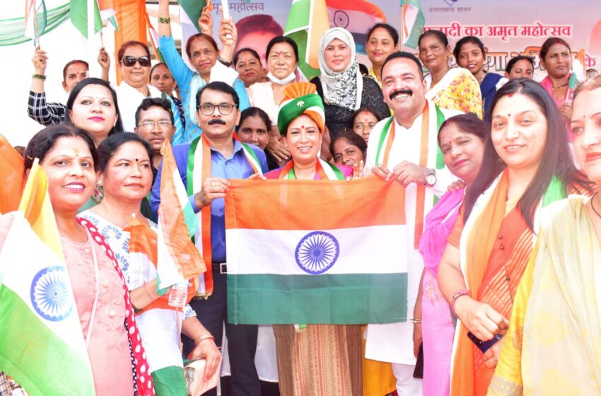  कैबिनेट मंत्री रेखा आर्या ने तिरंगा जनजागरण यात्रा के तहत पदयात्रा निकाली।