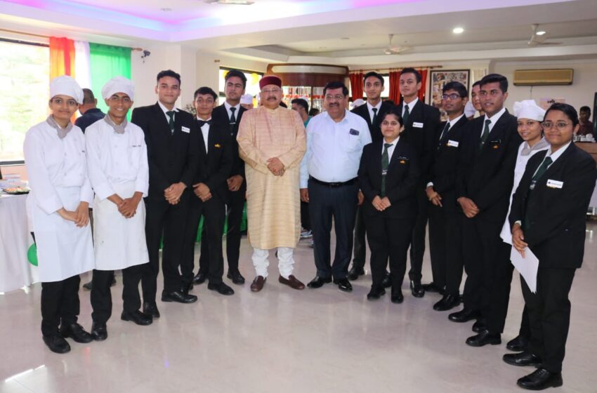  कैबिनेट मंत्री सतपाल महाराज आई० एच० एम० के आजादी के अमृत महोत्सव कार्यक्रम पर सम्मलित हुए।