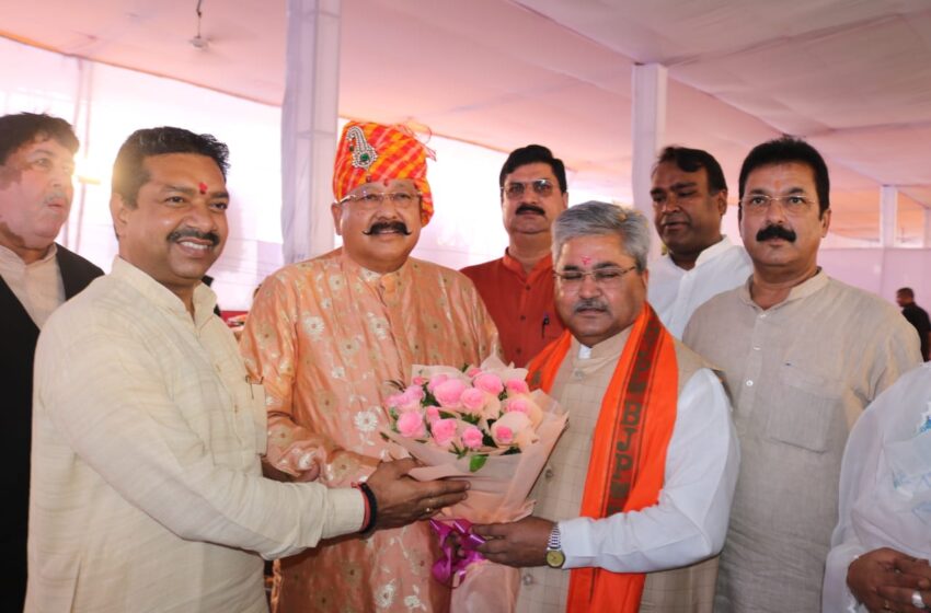  सतपाल महाराज के जन्मदिन पर बधाई देने पहुँची कई राजनीतिक हस्तियां।