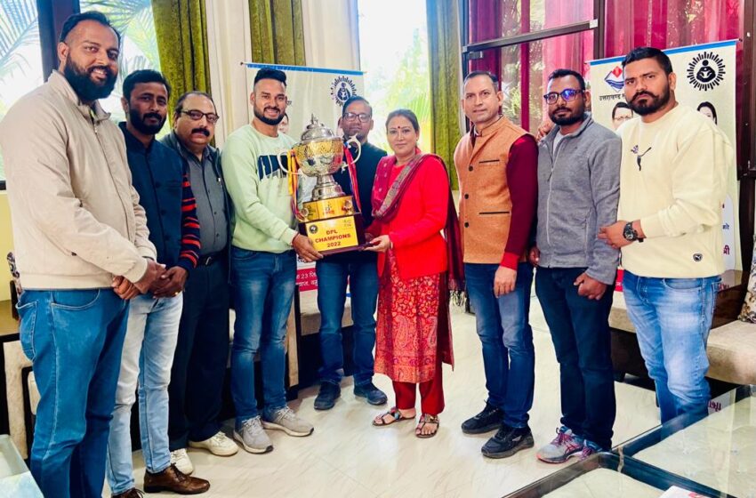  डी.पी.एल. कप विजेता ऊर्जा पावर पैंथर्स की टीम ने की खेल मंत्री श्रीमती रेखा आर्य से मुलाकात की।