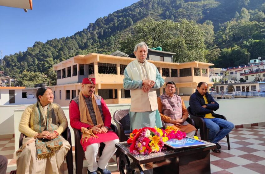  सांसद श्री तीरथ सिंह रावत ने पार्टी कार्यकर्ताओं के साथ बैठक कर क्षेत्रीय जनसमस्याएं सुनी।