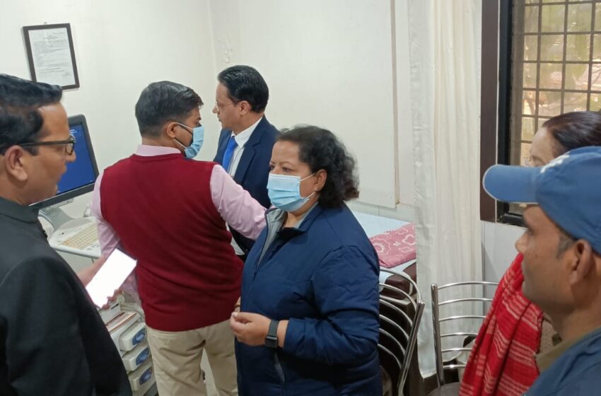  जिलाधिकारी श्रीमती सोनिका ने जनपद में संचालित अल्ट्रासाउंड केंन्द्रों का औचक निरीक्षण किया।