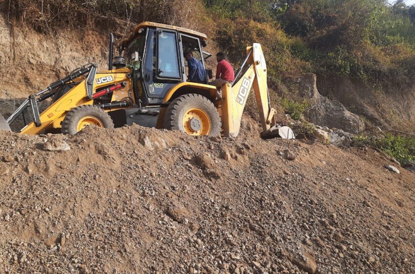  जिलाधिकारी श्रीमती सोनिका द्वारा जनपद में अवैध खनन पर रोक लगाने निर्देश दिए गए हैं।