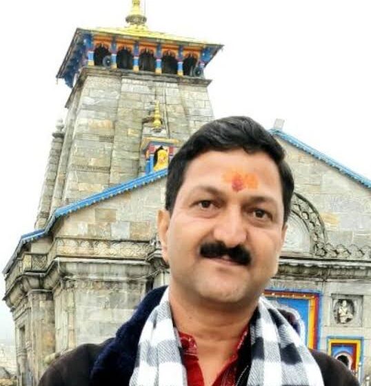  मुख्यमंत्री पुष्कर सिंह धामी ने मंदिर समिति अध्यक्ष अजेंद्र अजय को अपना विशेष प्रतिनिधि बनाया।