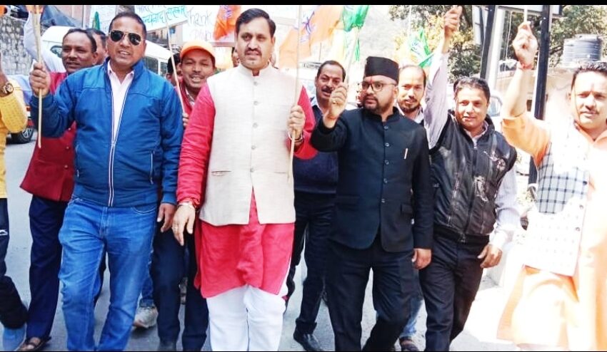  नकल विरोधी अध्यादेश पारित करने पर भारतीय जनता पार्टी जिला संगठन रुद्रप्रयाग इस ऐतिहासिक निर्णय का स्वागत किया।