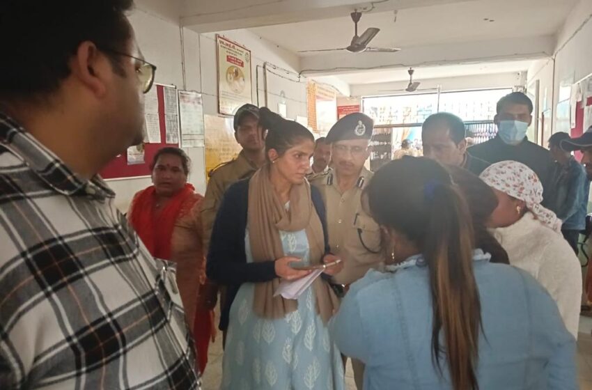  मुख्य बाजार त्यूनी में  02 मंजिला आवसीय भवन में रसोई गैस सिलेण्डर लगी आग।