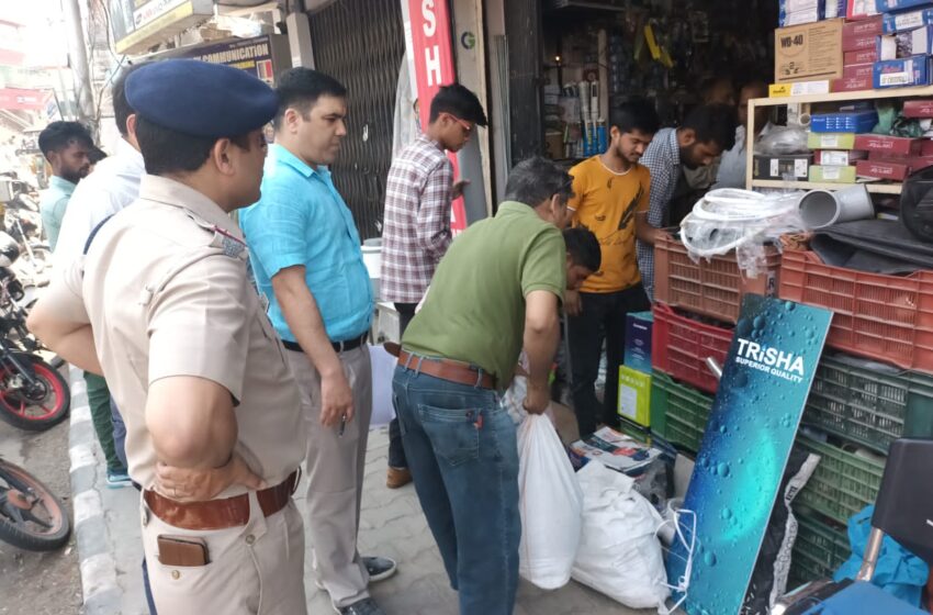  श्रीमती सोनिका ने जनपद में अतिक्रमण से बाधित सड़कों एवं फुटपाथों से अतिक्रमण हटाने के निर्देश दिए।