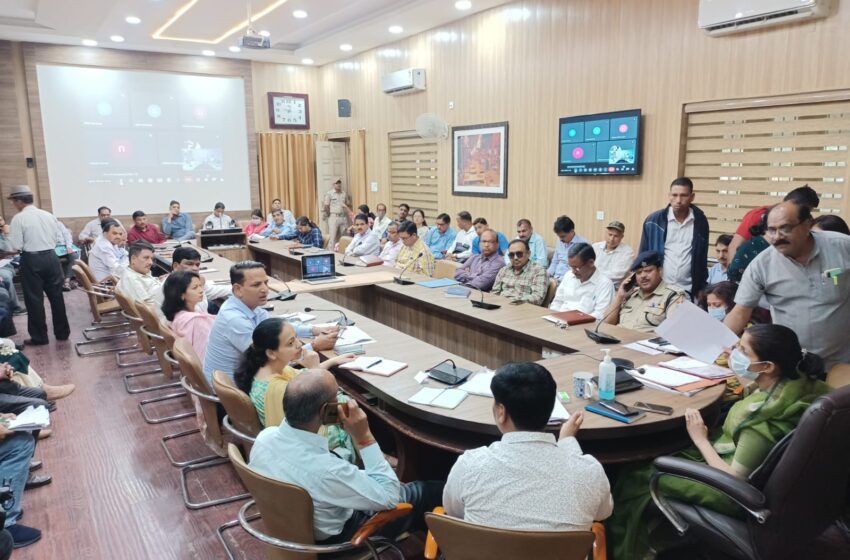  जिलाधिकारी श्रीमती सोनिका ने जनसुनवाई का आयोजन किया।