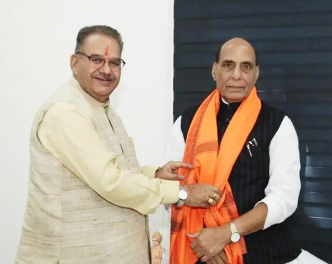  सैनिक कल्याण मंत्री गणेश जोशी ने नई दिल्ली में रक्षा मंत्री राजनाथ सिंह से मुलाकात की।