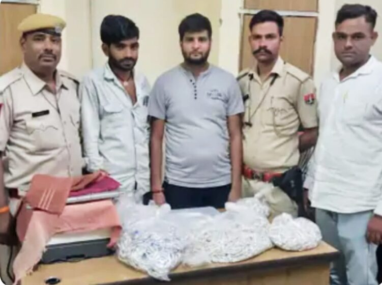  पुलिस की मुस्तैदी से 32 किलो चांदी सहित दो युवक गिरफ्तार।