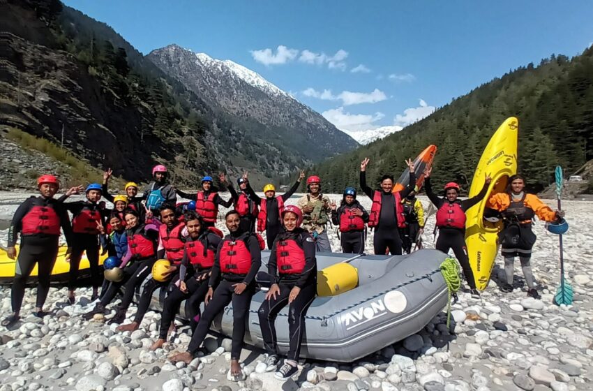  सतपाल महाराज जी ने बताया कि राज्य में साहसिक पर्यटन गतिविधि बढाने के लिए राज्य भर में पर्यटन के माध्यम से रोजगार के द्वार खोले जाऐंगें।