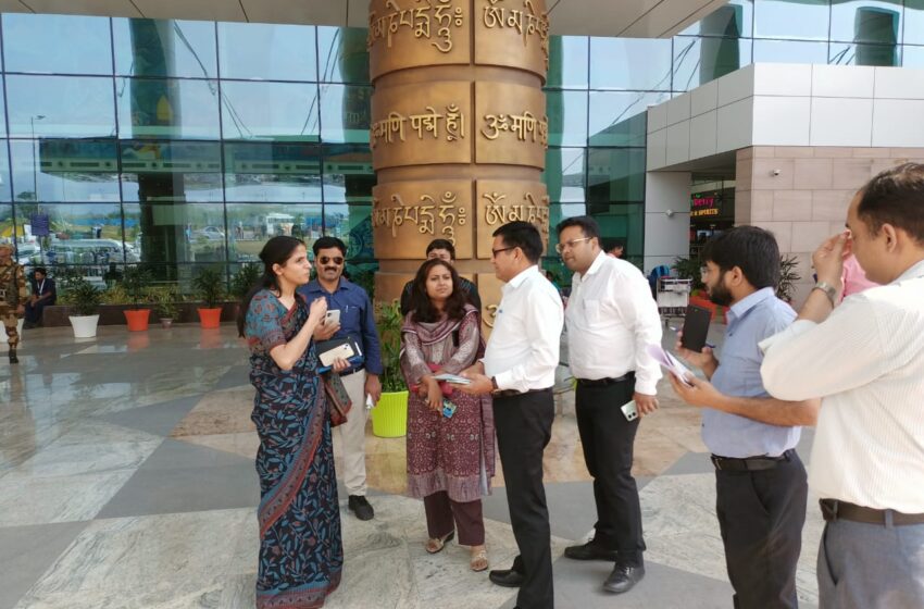  जिलाधिकारी श्रीमती सोनिका ने जौलीग्रान्ट एयरपोर्ट, रानीपोखरी एवं जौलीग्रांट से बड़कोट रेंज तक स्थलीय निरीक्षण कर तैयारियों का जायजा लिया। 