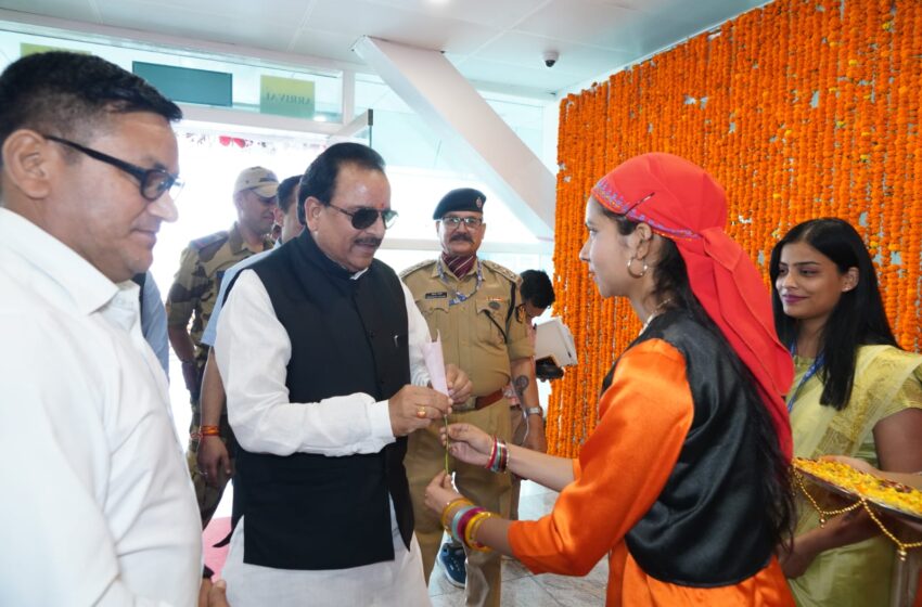  केंद्रीय रक्षा एवं पर्यटन राज्यमंत्री अजय भट्ट जी 20 कार्यक्रम में प्रतिभाग करने जौलीग्रांट एयरपोर्ट पहुंचे।