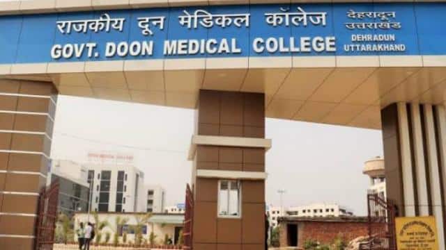  वीआइपी और वीवीआइपी कल्चर से परेशान तमाम अधिकारी,कर्मचारी।