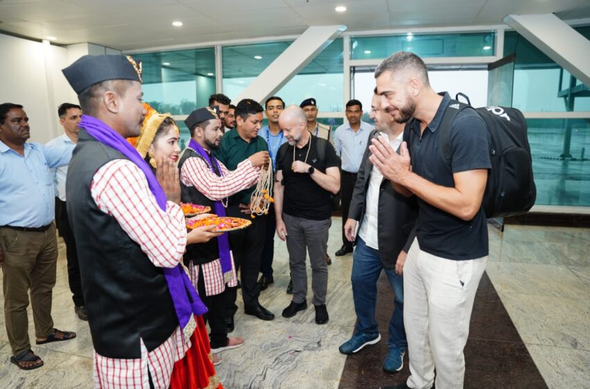  जी 20 सम्मेलन में प्रतिभाग करने ब्राजील से तीन प्रतिनिधिमंडल के सदस्य जौलीग्रांट एयरपोर्ट पहुंचे।