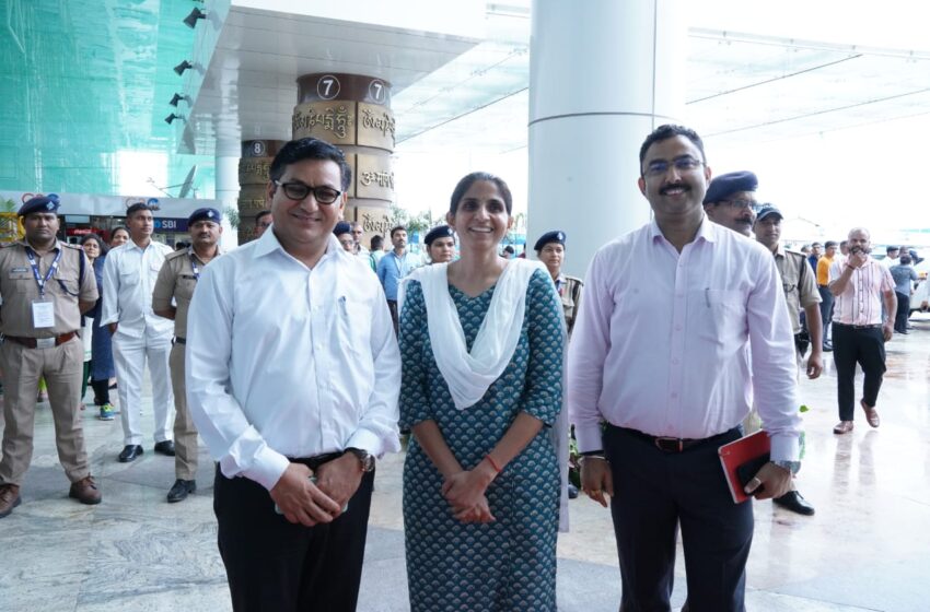  जी 20 सम्मेलन में प्रतिभाग करने पहुंचे प्रतिनिधिमंडल दल के सदस्यों का स्थानीय परंपराओं के साथ किया गया भव्य स्वागत।