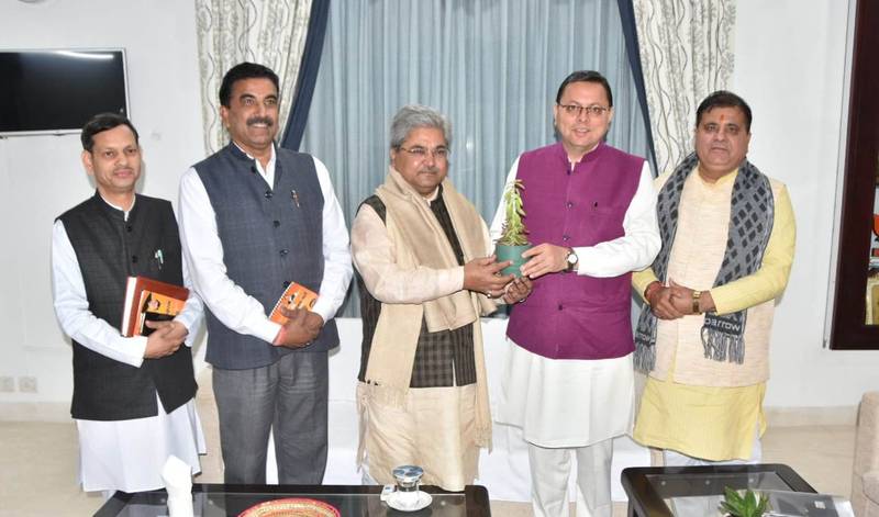  प्रदेश प्रभारी दुष्यंत गौतम ने मुख्यमंत्री पुष्कर सिंह धामी की कुशल नेतृत्व को लेकर तारीफ की।