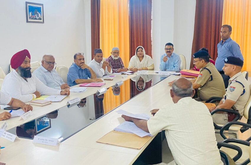  डॉ० आर०के०जैन, की अध्यक्षता में अल्पसंख्यक के प्रकरणों पर सुनवाई कि गई।