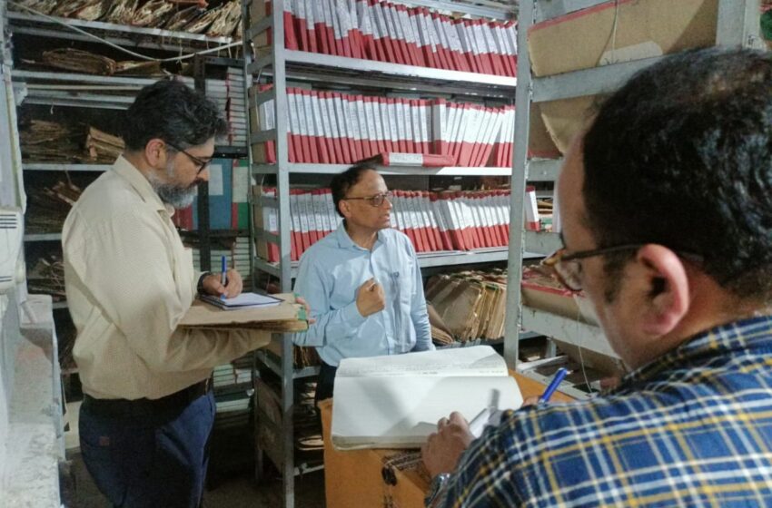  सचिव वित्त उत्तराखण्ड शासन दिलीप जवालकर ने सब रजिस्ट्रार कार्यालय का निरीक्षण किया।